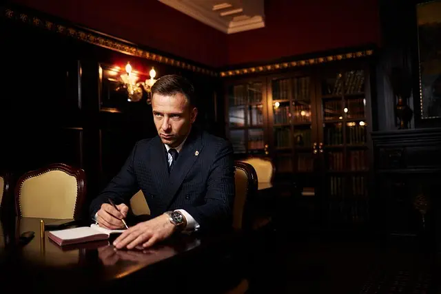 lawyer-attorney-law-judge-640x480-50033743.jpeg