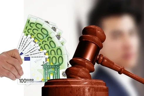 lawyer-attorney-law-judge-640x480-80012066.jpeg